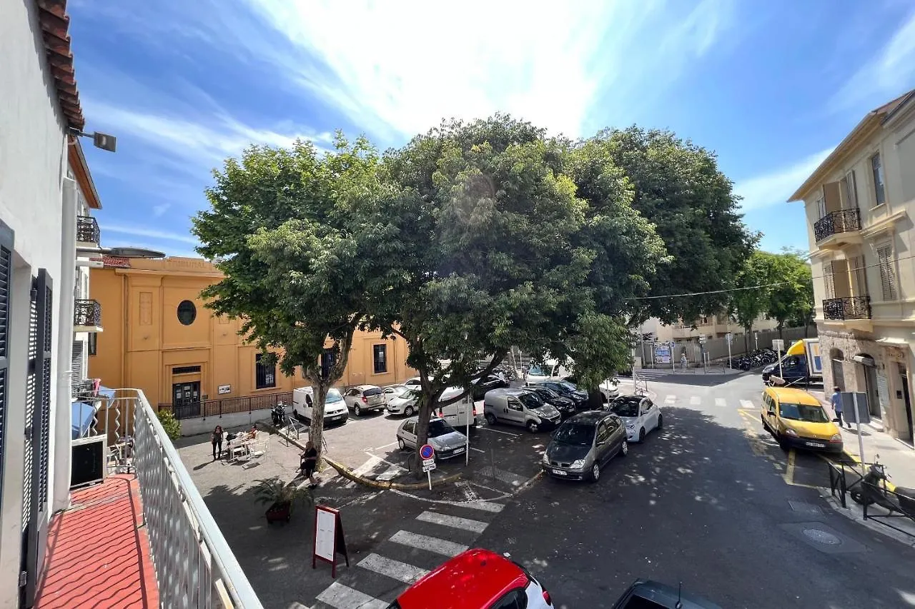 Studio With Mezzanine In The Heart Of Old Antibes Wifi Air Conditioning