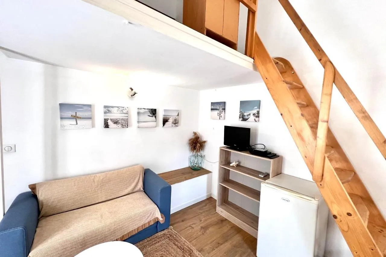 Studio With Mezzanine In The Heart Of Old Antibes Wifi Air Conditioning 0*,  France