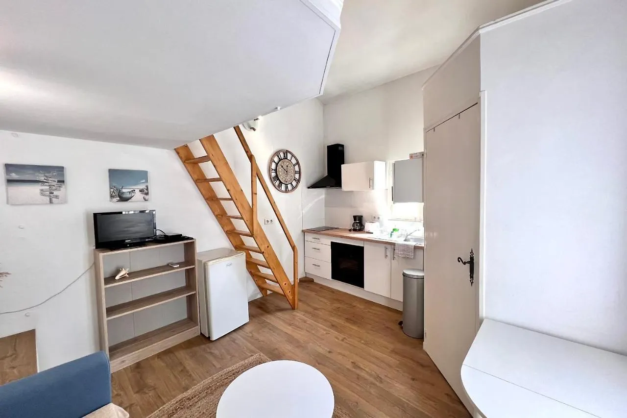 Studio With Mezzanine In The Heart Of Old Antibes Wifi Air Conditioning France