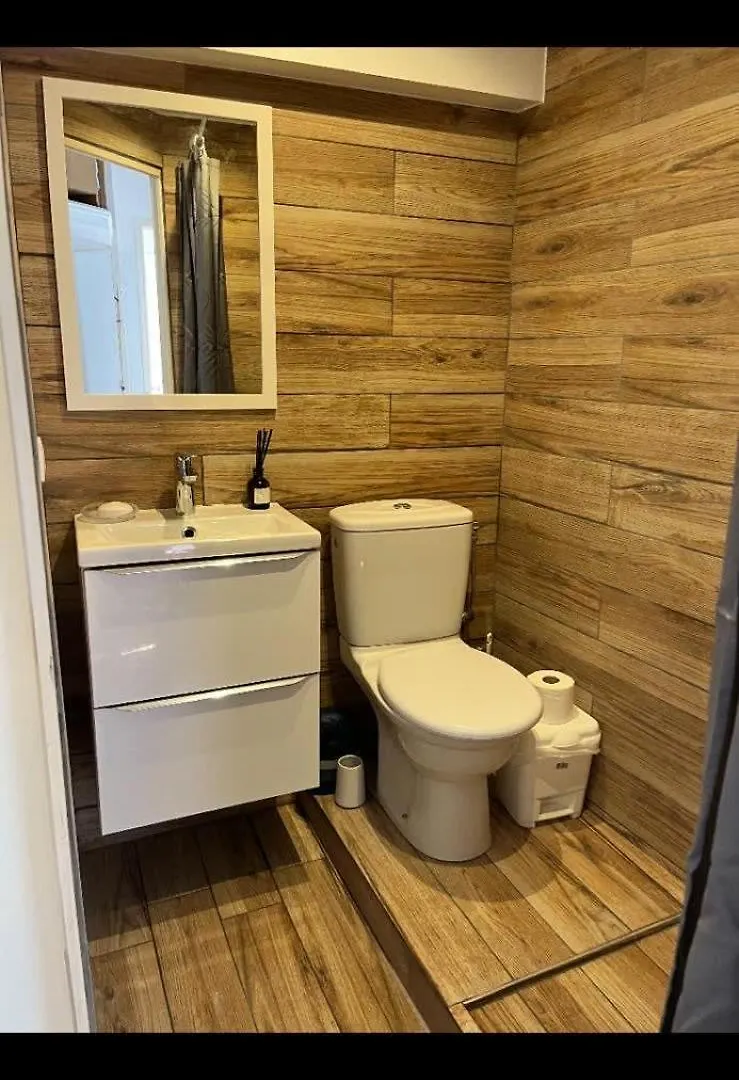 Studio With Mezzanine In The Heart Of Old Antibes Wifi Air Conditioning 0*,  France