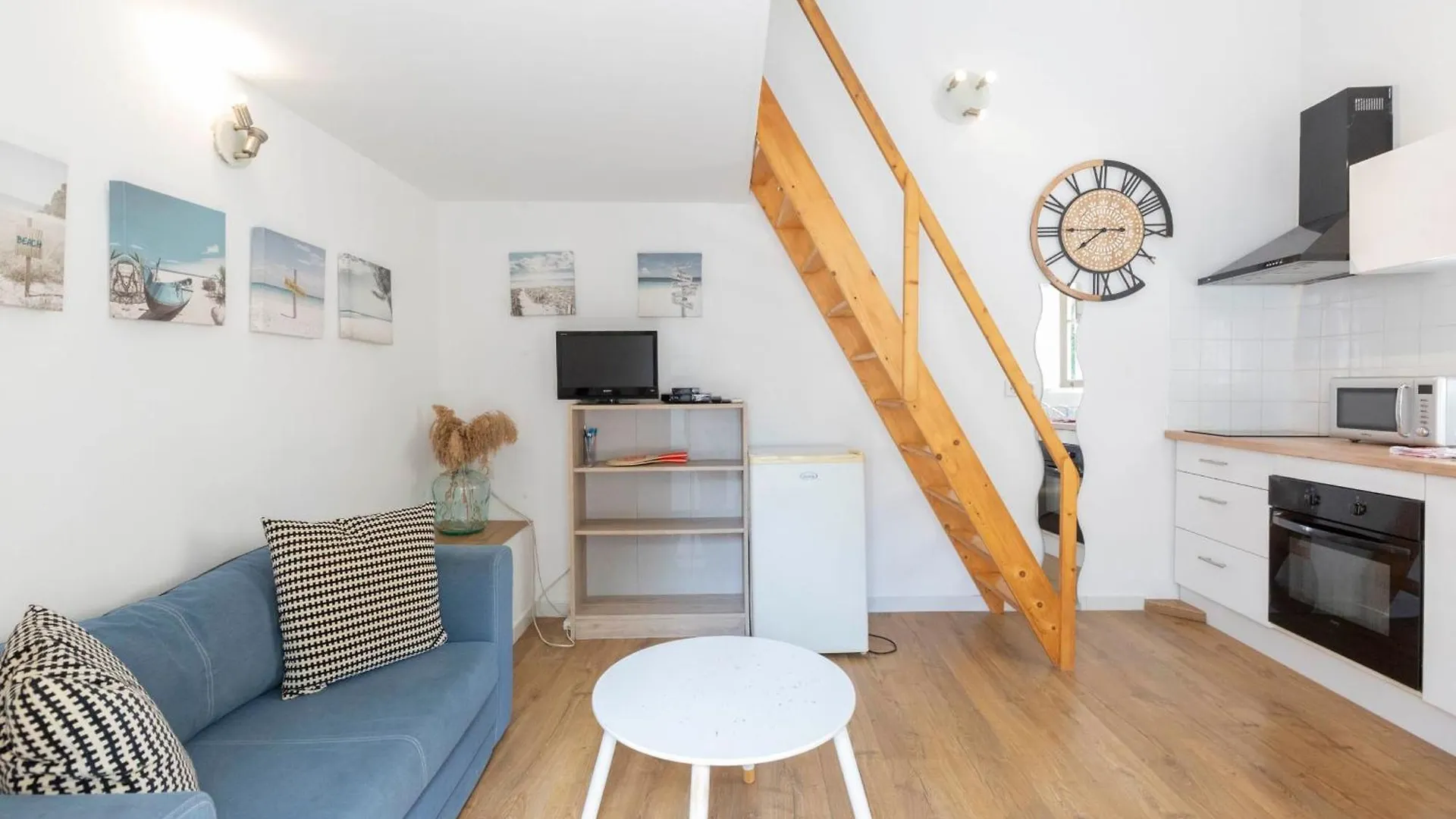 Apartament Studio With Mezzanine In The Heart Of Old Antibes Wifi Air Conditioning