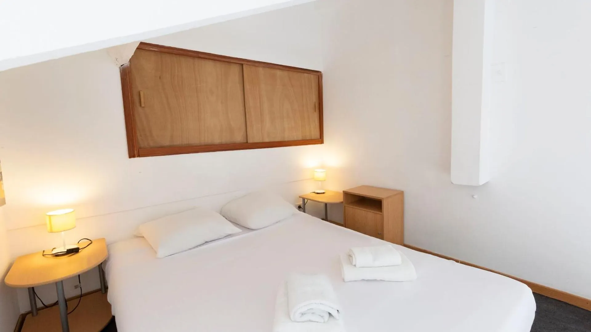 Studio With Mezzanine In The Heart Of Old Antibes Wifi Air Conditioning
